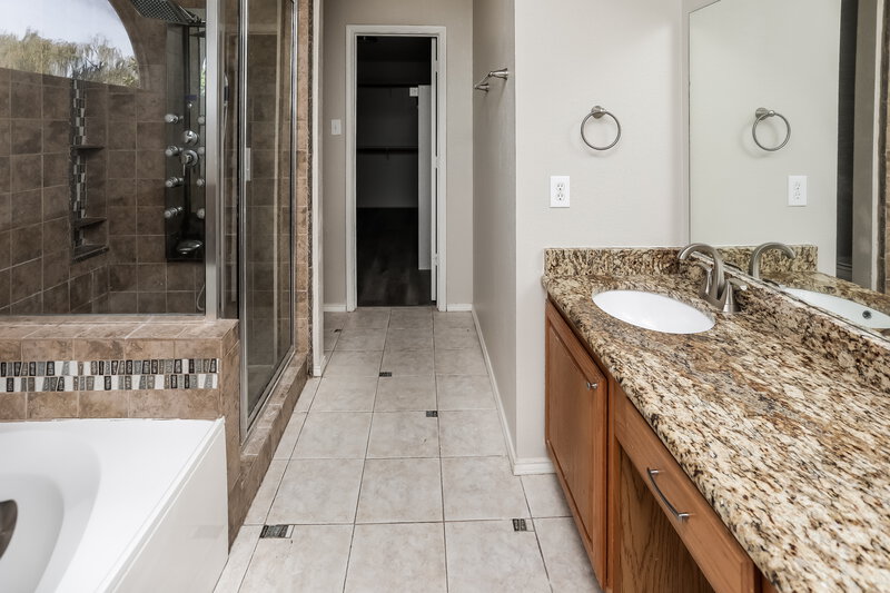 2,620/Mo, 2308 Sumac Ct Little Elm, TX 75068 Main Bathroom View
