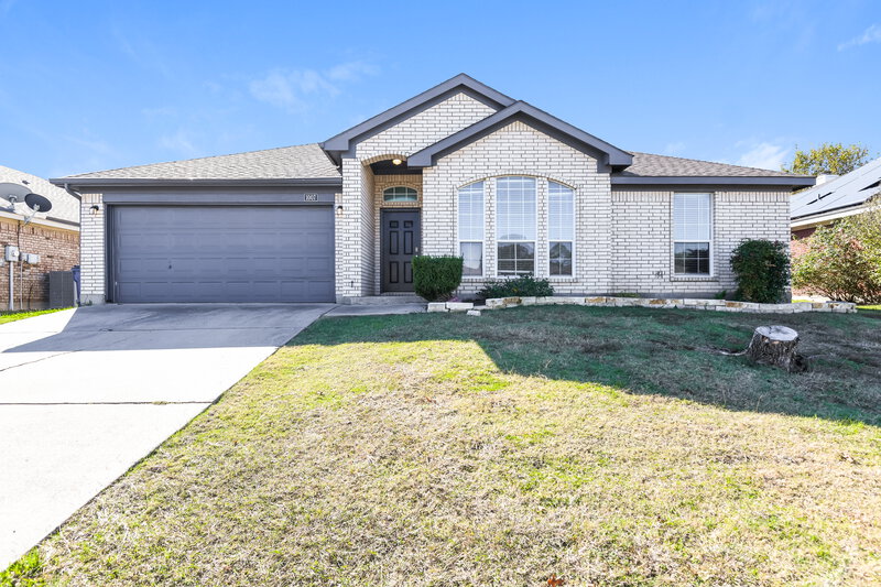 2,055/Mo, 1007 Andrew St Burleson, TX 76028 External View