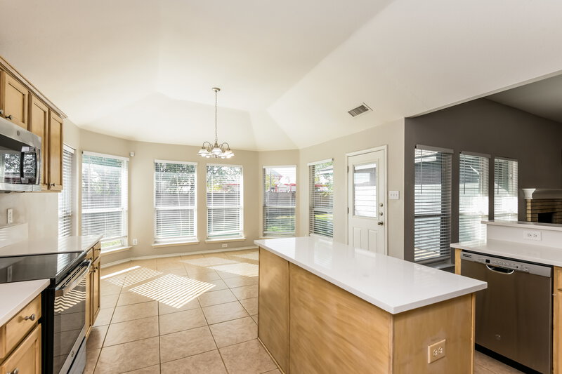 2,055/Mo, 1007 Andrew St Burleson, TX 76028 Kitchen View 2