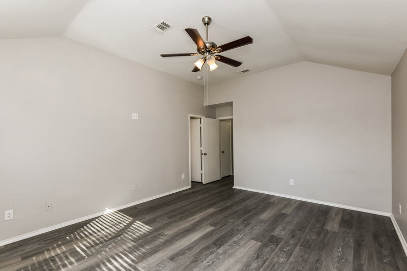 2,055/Mo, 1007 Andrew St Burleson, TX 76028 Main Bedroom View 2