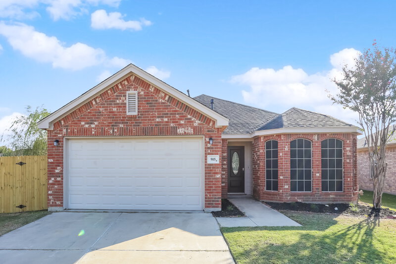 2,245/Mo, 905 Marist Dr Fort Worth, TX 76120 External View