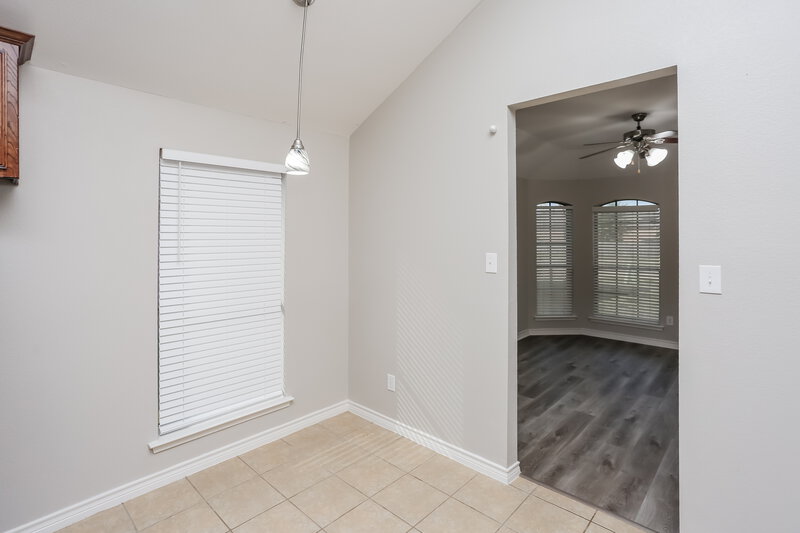 2,245/Mo, 905 Marist Dr Fort Worth, TX 76120 Dining Room View