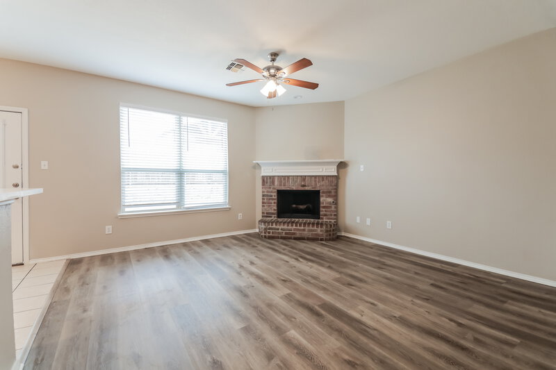 1,875/Mo, 415 Fisherman Trl Melissa, TX 75454 Living Room View 2