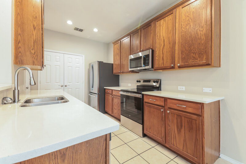 1,875/Mo, 415 Fisherman Trl Melissa, TX 75454 Kitchen View 2