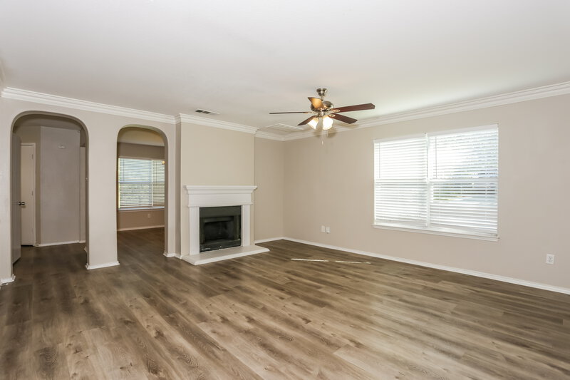 2,095/Mo, 501 Longshore Dr Little Elm, TX 75068 Living Room View