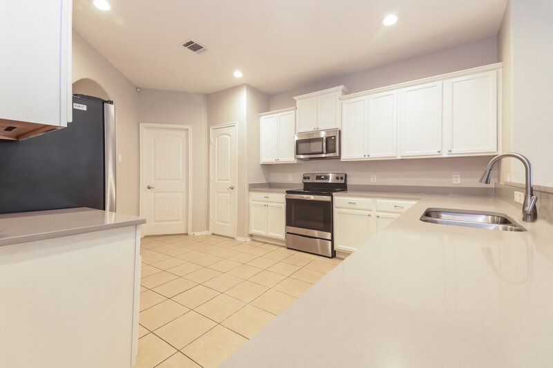 1,760/Mo, 1813 Cedar Wood Trl Anna, TX 75409 Kitchen View 2