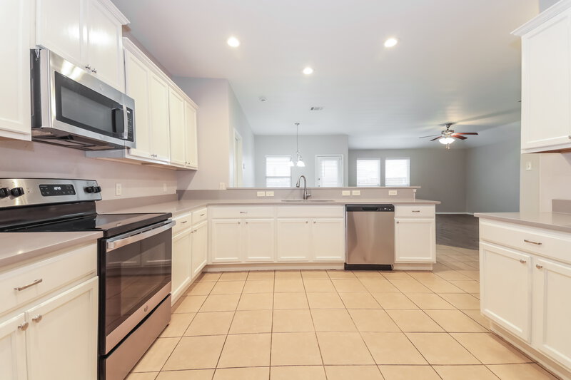 1,760/Mo, 1813 Cedar Wood Trl Anna, TX 75409 Kitchen View 3