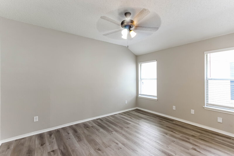 1,750/Mo, 2009 Creek Royal Dr Mesquite, TX 75181 Main Bedroom View