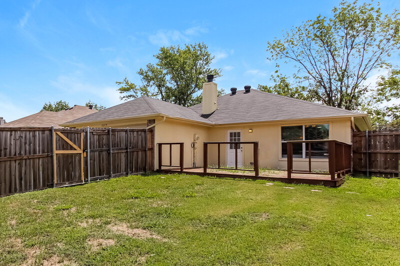 1,750/Mo, 2009 Creek Royal Dr Mesquite, TX 75181 Rear View