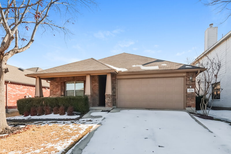1,880/Mo, 1820 Marlin Dr Aubrey, TX 76227 Front View