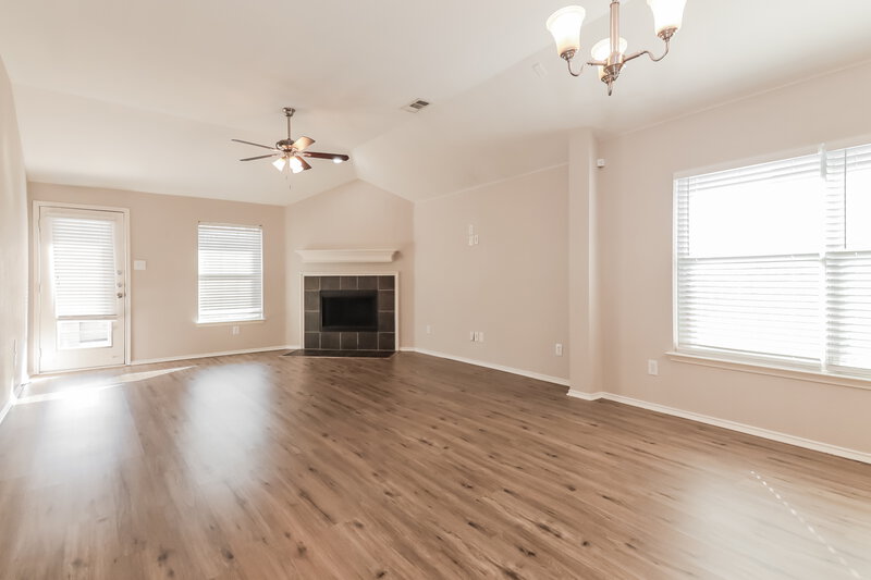 1,880/Mo, 1820 Marlin Dr Aubrey, TX 76227 Dining Room View