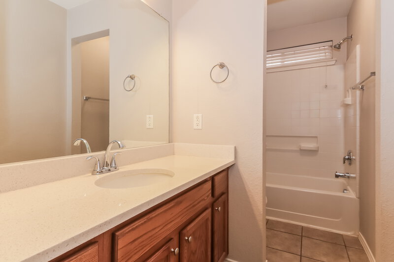 1,880/Mo, 1820 Marlin Dr Aubrey, TX 76227 Bathroom View