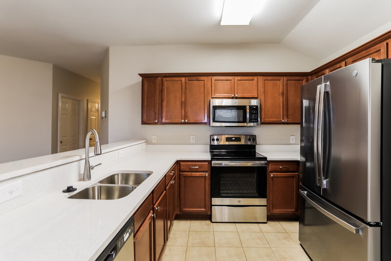 1,900/Mo, 713 Cedar Cove Dr Princeton, TX 75407 Kitchen View 2