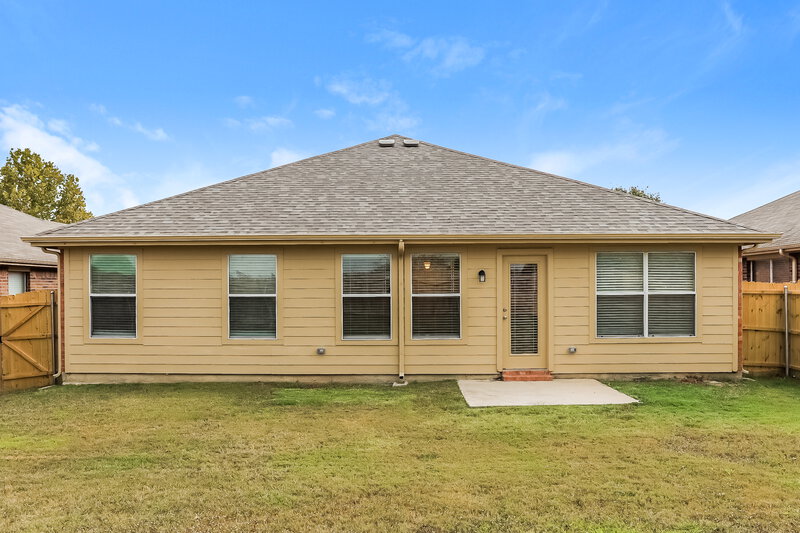 1,900/Mo, 713 Cedar Cove Dr Princeton, TX 75407 Rear View