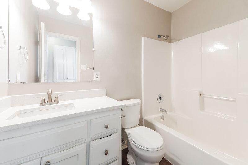 1,725/Mo, 211 Brookhaven Cir Royse City, TX 75189 Bathroom View