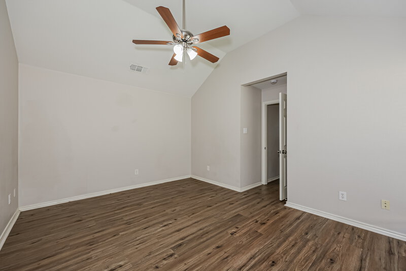 2,140/Mo, 1308 Doris Dr Mesquite, TX 75149 Main Bedroom View 2