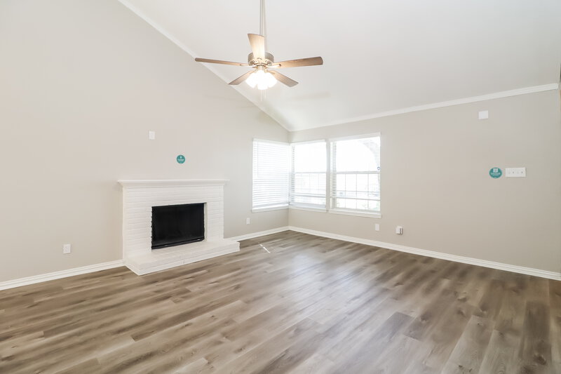 2,170/Mo, 10032 Pack Saddle Trl Fort Worth, TX 76108 Living Room View 2