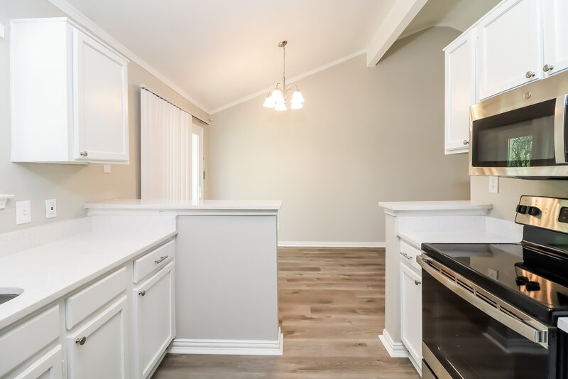 2,170/Mo, 10032 Pack Saddle Trl Fort Worth, TX 76108 Kitchen View 2