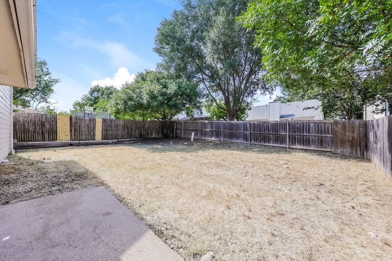 1,915/Mo, 10032 Pack Saddle Trl Fort Worth, TX 76108 Backyard View