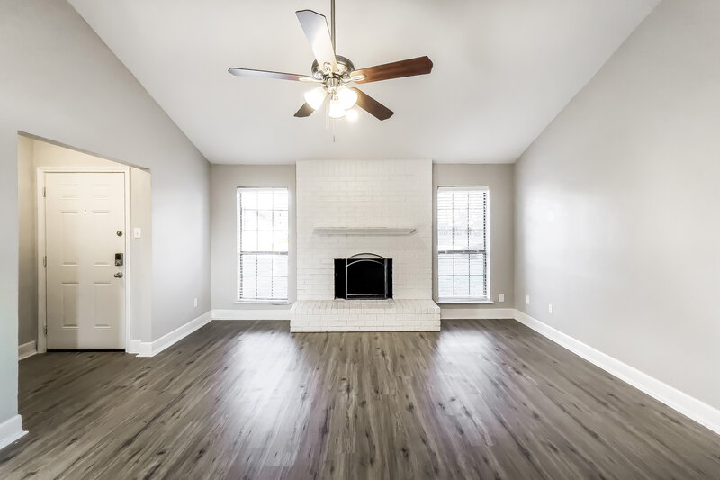 2,180/Mo, 401 Sheffield Dr Wylie, TX 75098 Living Room View 2
