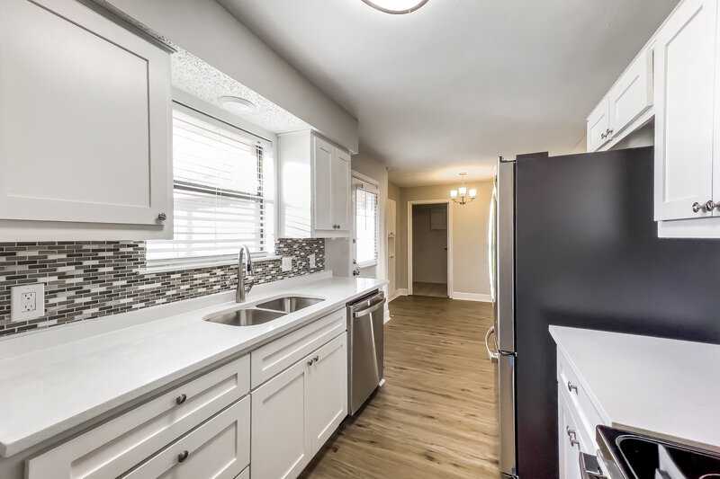 2,180/Mo, 401 Sheffield Dr Wylie, TX 75098 Kitchen View 3