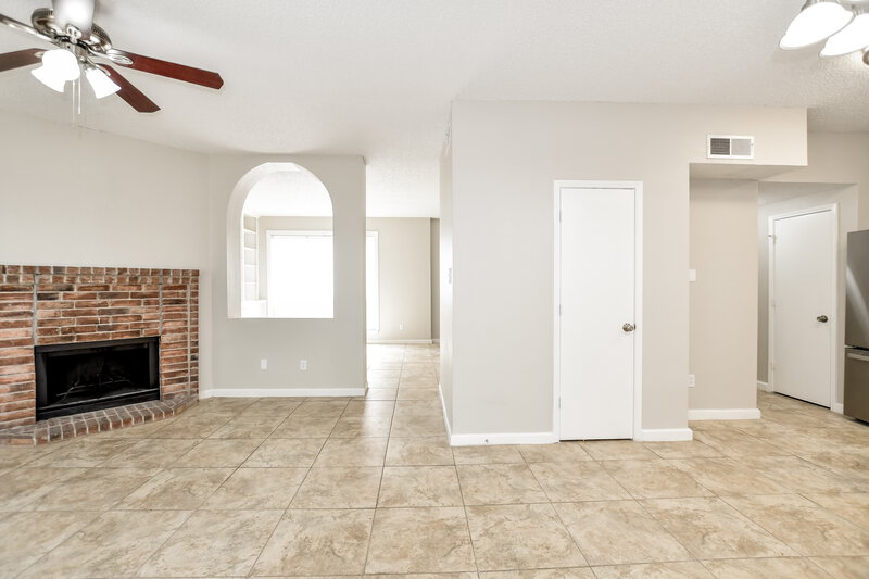 2,605/Mo, 1429 Stillmeadow Dr Mesquite, TX 75181 Living Room View