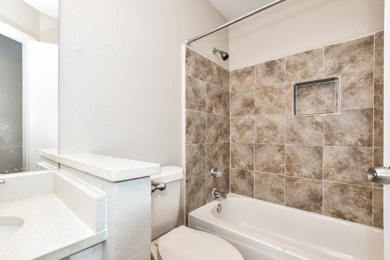 2,605/Mo, 1429 Stillmeadow Dr Mesquite, TX 75181 Bathroom View