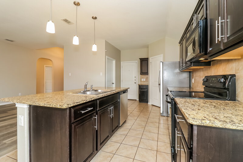 3,200/Mo, 2533 Clarks Mill Ln Fort Worth, TX 76123 Kitchen View 2