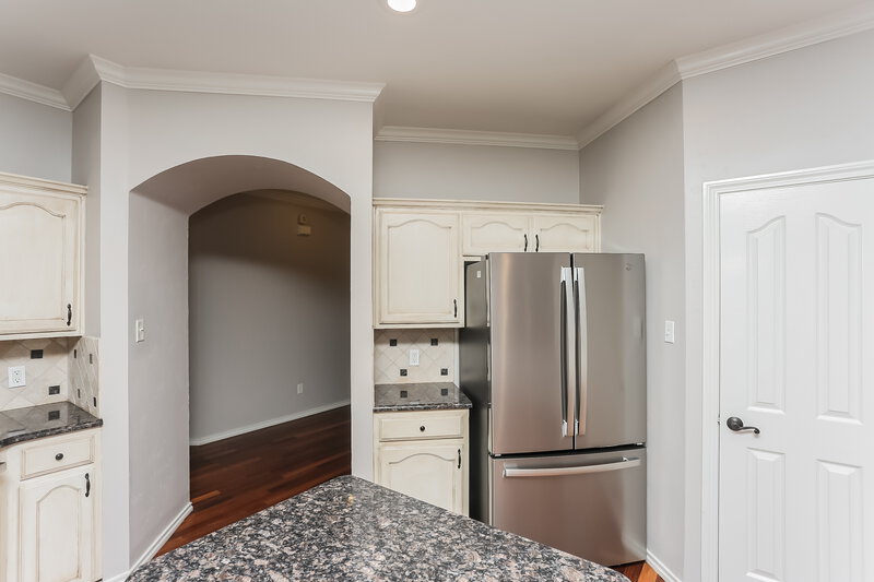 2,260/Mo, 10629 Fossil Hill Dr Fort Worth, TX 76131 Kitchen View 2