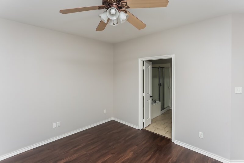 2,260/Mo, 10629 Fossil Hill Dr Fort Worth, TX 76131 Main Bedroom View 2