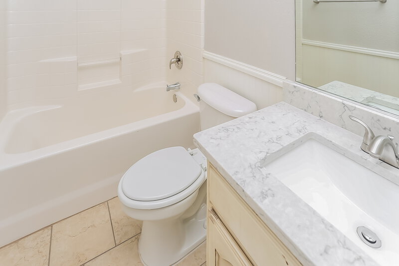 2,260/Mo, 10629 Fossil Hill Dr Fort Worth, TX 76131 Bathroom View