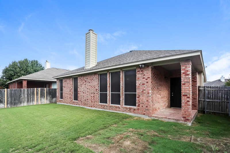 2,260/Mo, 10629 Fossil Hill Dr Fort Worth, TX 76131 Rear View