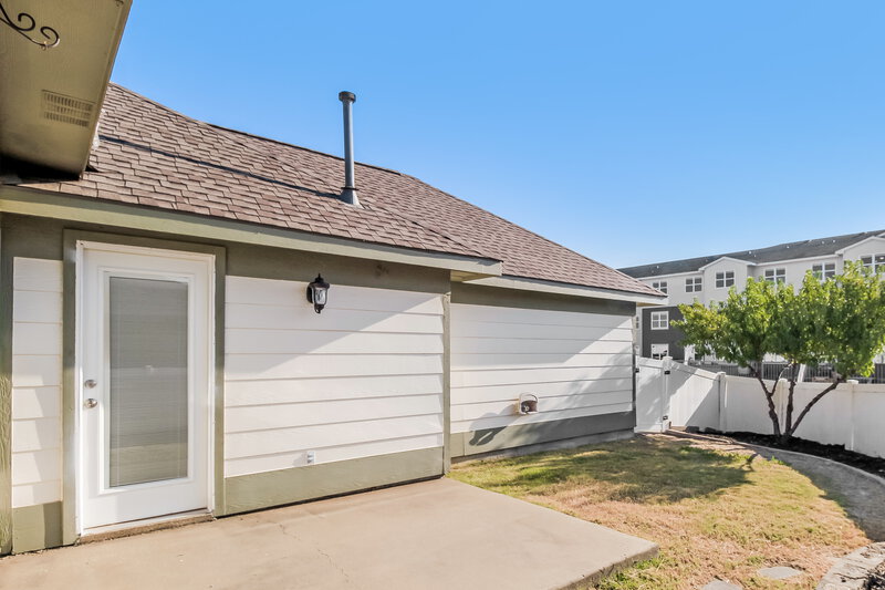 2,095/Mo, 1732 Spanish Moss Way Savannah, TX 76227 Rear View