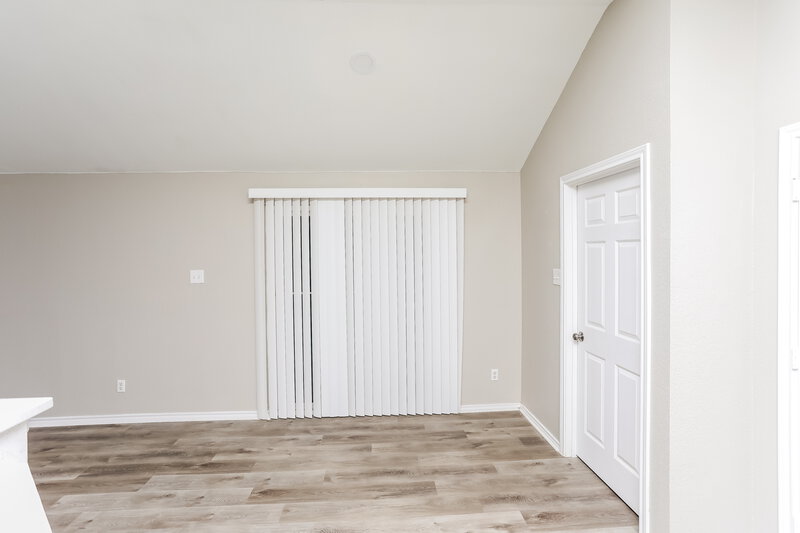 2,115/Mo, 900 Churchhill Dr Saginaw, TX 76131 Dining Room View