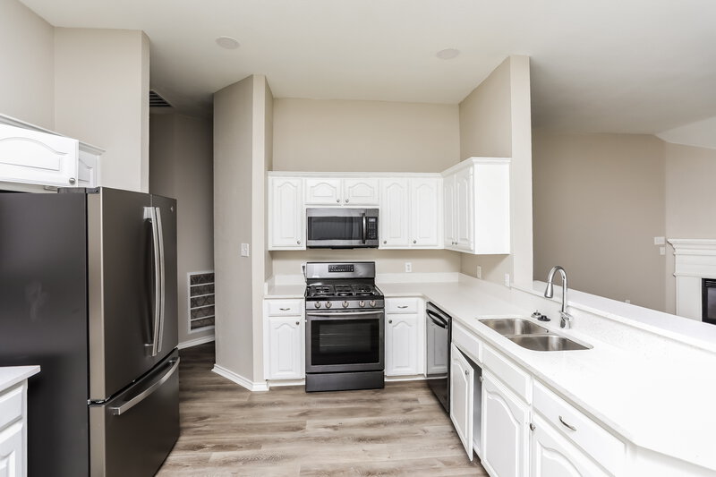 2,115/Mo, 900 Churchhill Dr Saginaw, TX 76131 Kitchen View 2