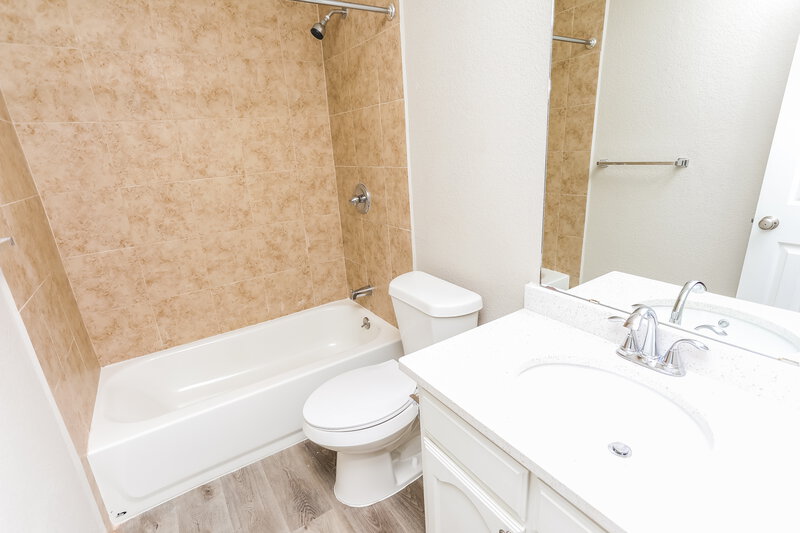 2,115/Mo, 900 Churchhill Dr Saginaw, TX 76131 Bathroom View
