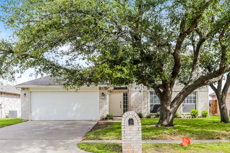 2,380/Mo, 950 Silver Streak Dr Saginaw, TX 76131 External View