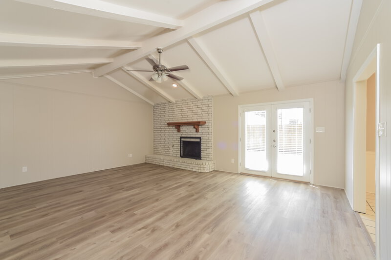 2,445/Mo, 1918 Aspen Dr Lewisville, TX 75077 Living Room View