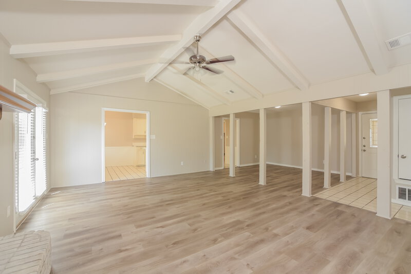 2,445/Mo, 1918 Aspen Dr Lewisville, TX 75077 Living Room View 2