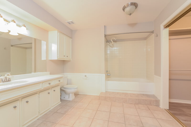 2,445/Mo, 1918 Aspen Dr Lewisville, TX 75077 Main Bathroom View