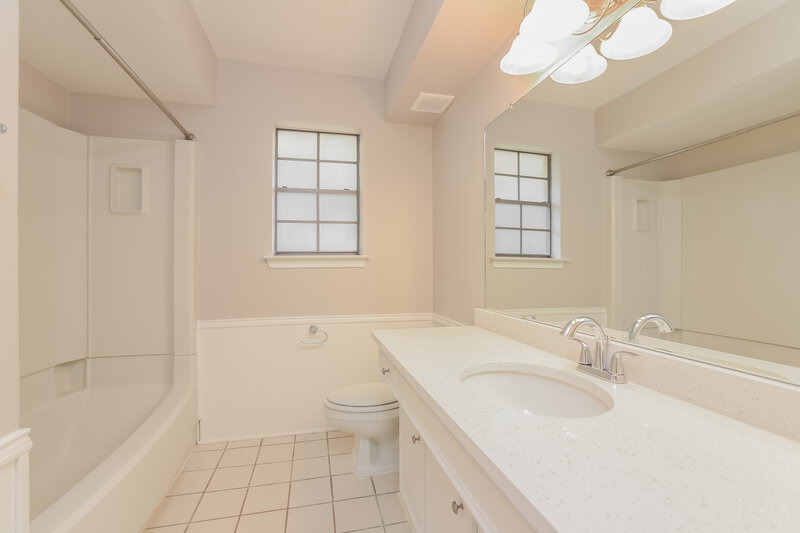 2,445/Mo, 1918 Aspen Dr Lewisville, TX 75077 Bathroom View