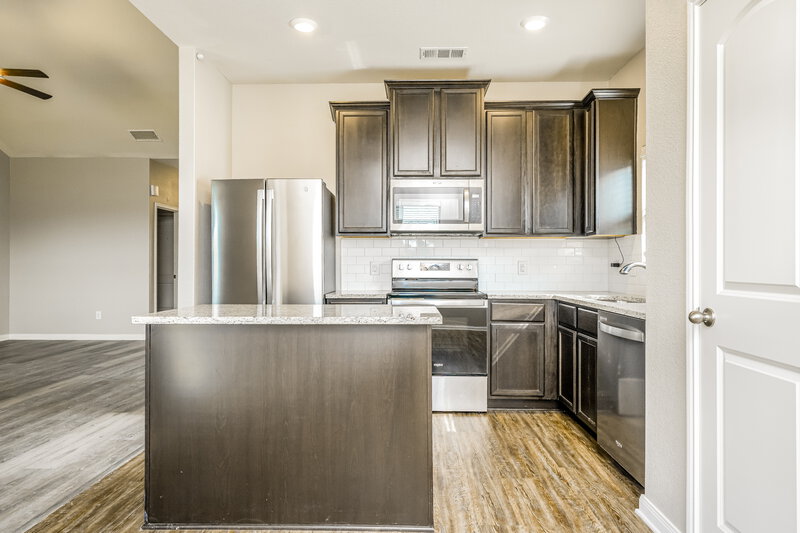 2,170/Mo, 1403 Park Trails Blvd Princeton, TX 75407 Kitchen View 2