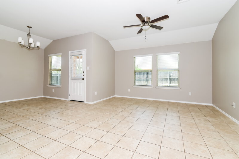 2,040/Mo, 1114 Nickel St Princeton, TX 75407 Living Room View