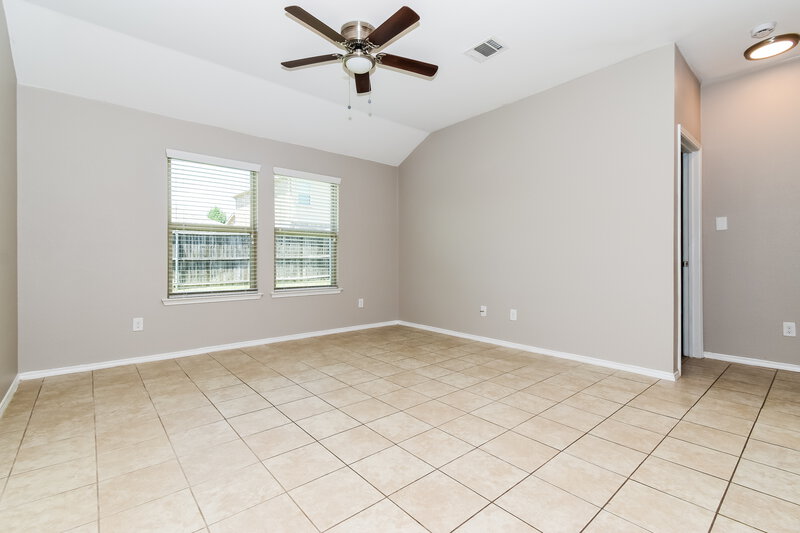 2,040/Mo, 1114 Nickel St Princeton, TX 75407 Living Room View 2