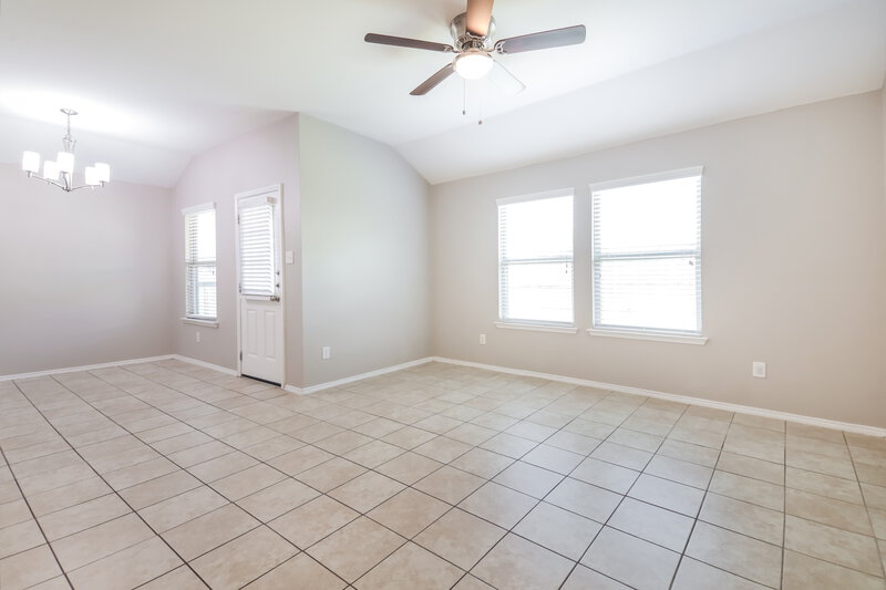 1,950/Mo, 1114 Nickel St Princeton, TX 75407 Living Room View