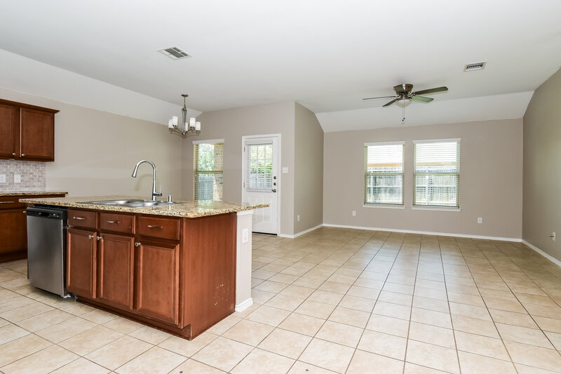 2,040/Mo, 1114 Nickel St Princeton, TX 75407 Kitchen View