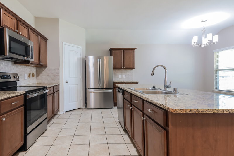 1,950/Mo, 1114 Nickel St Princeton, TX 75407 Kitchen View 2