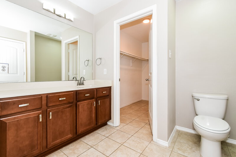 2,040/Mo, 1114 Nickel St Princeton, TX 75407 Main Bathroom View