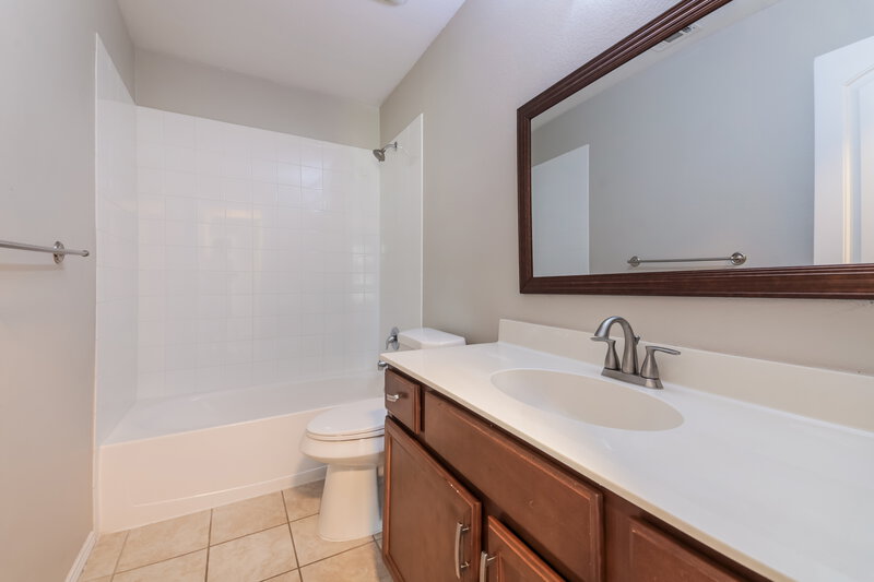 1,950/Mo, 1114 Nickel St Princeton, TX 75407 Bathroom View