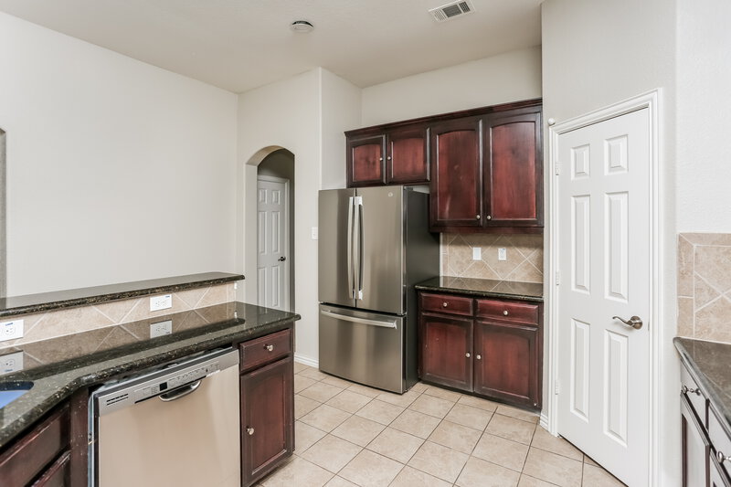 2,325/Mo, 7413 Errandale Dr Fort Worth, TX 76179 Kitchen View